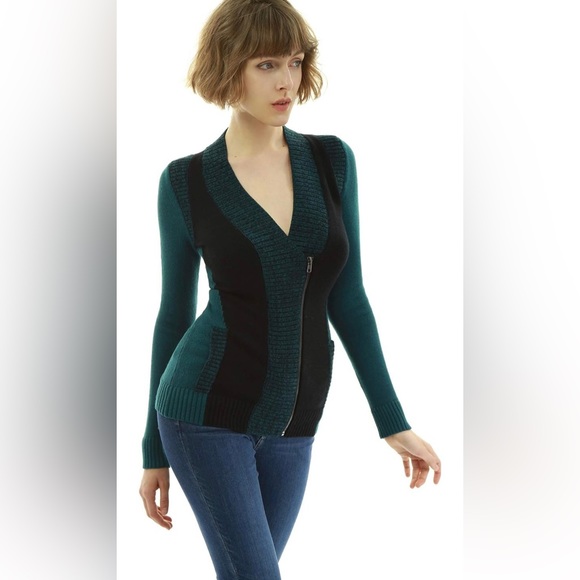 Sweater - Picture 2 of 3